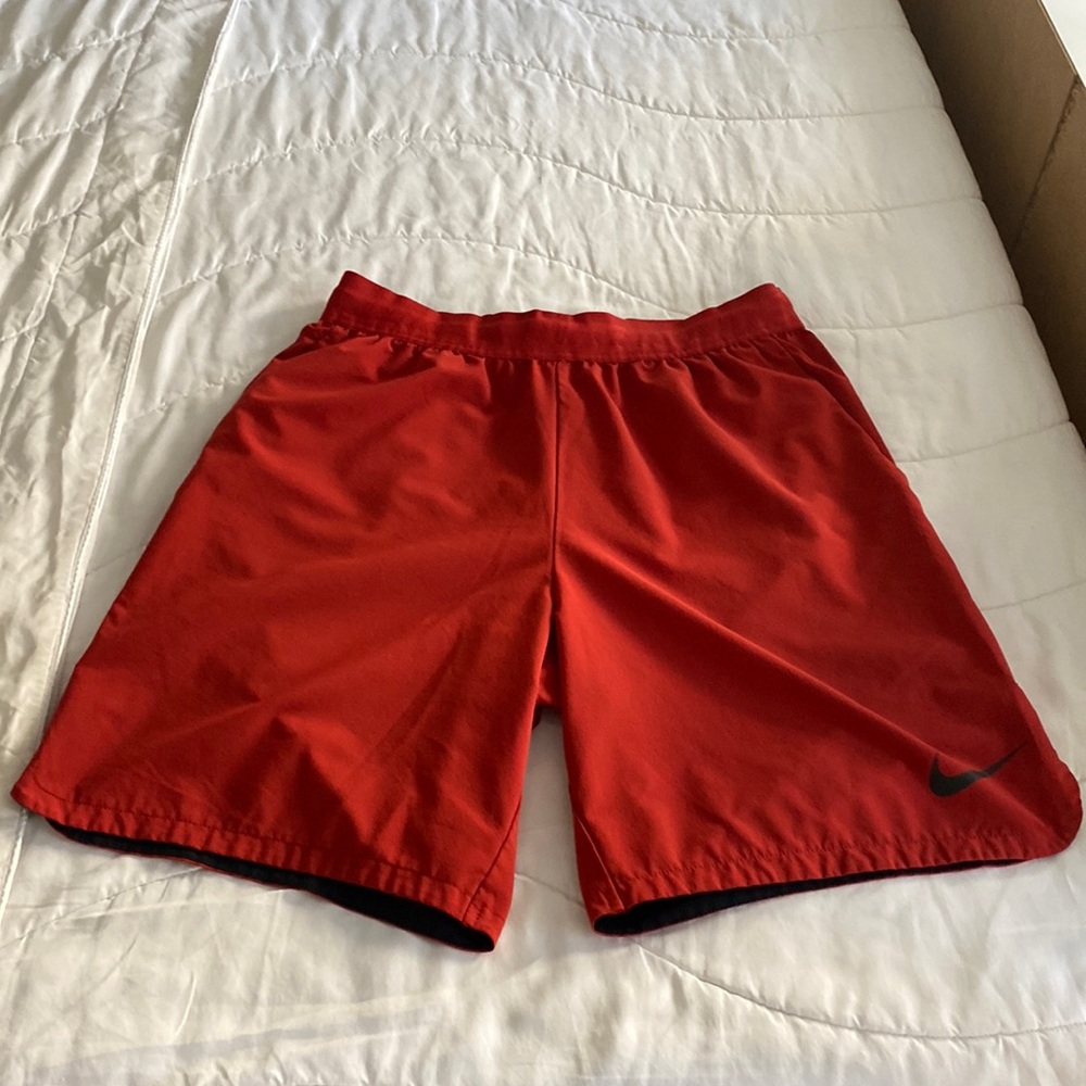 Nike Men’s 8” Knit Training Shorts. Medium. Orange/Rust. Like New.
